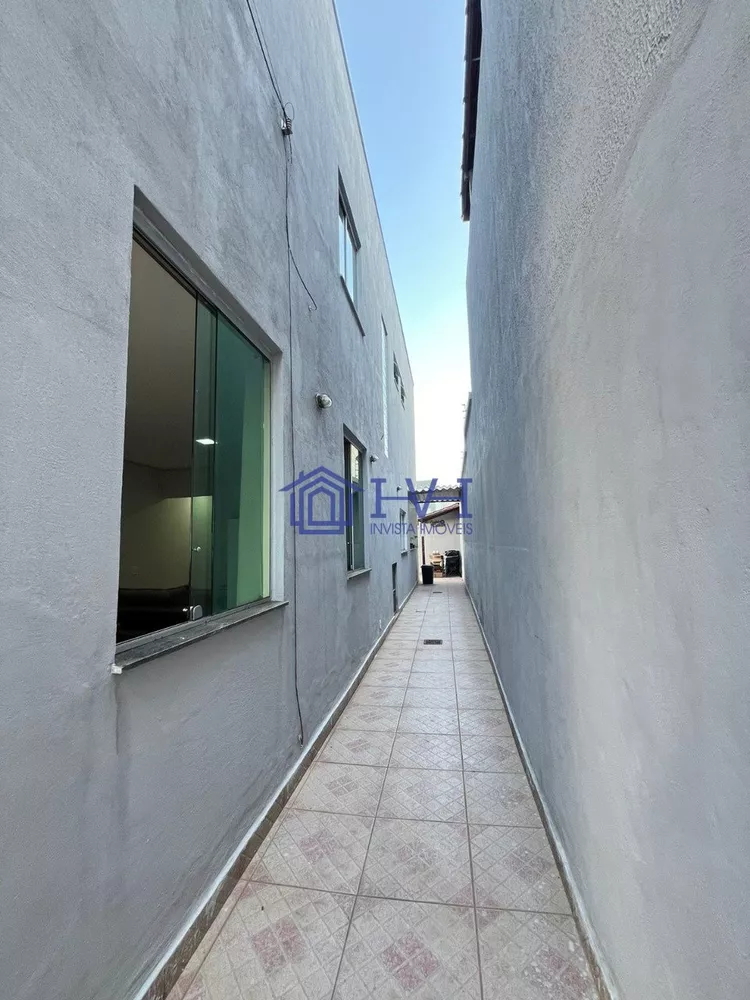 Casa à venda com 3 quartos, 176m² - Foto 2