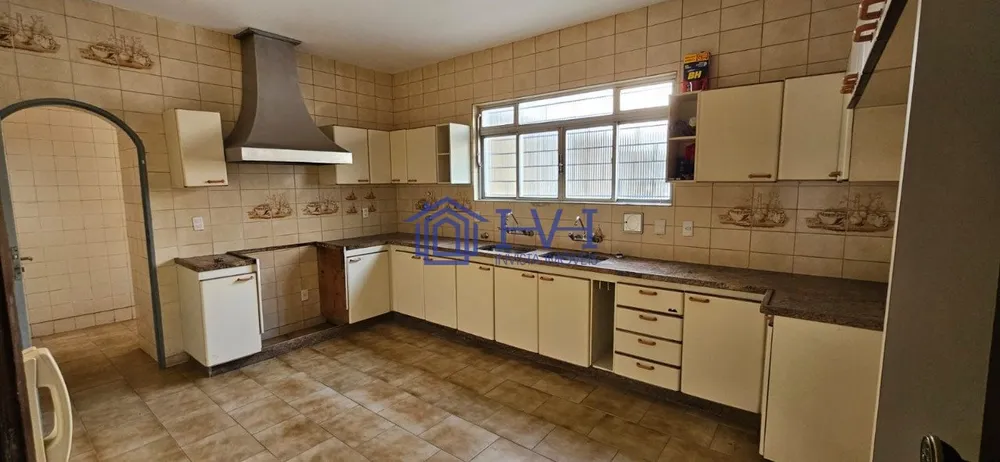 Casa, 4 quartos, 324 m² - Foto 2