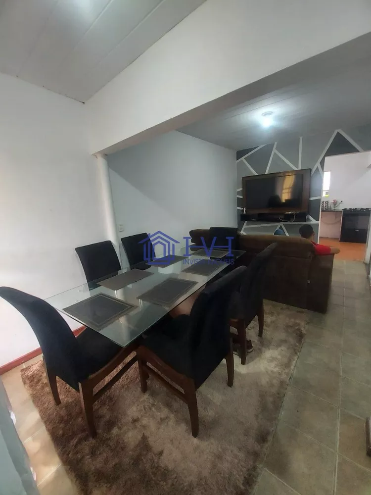 Casa à venda com 4 quartos, 230m² - Foto 1