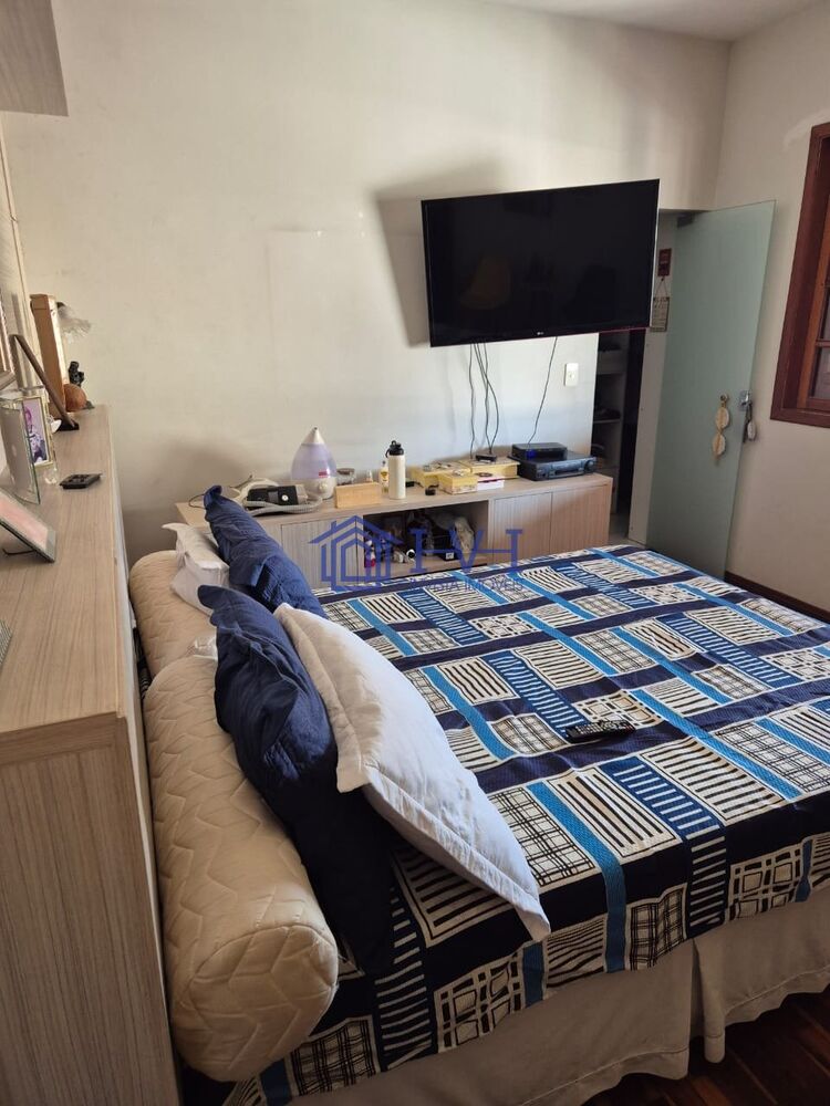 Casa, 5 quartos, 330 m² - Foto 2