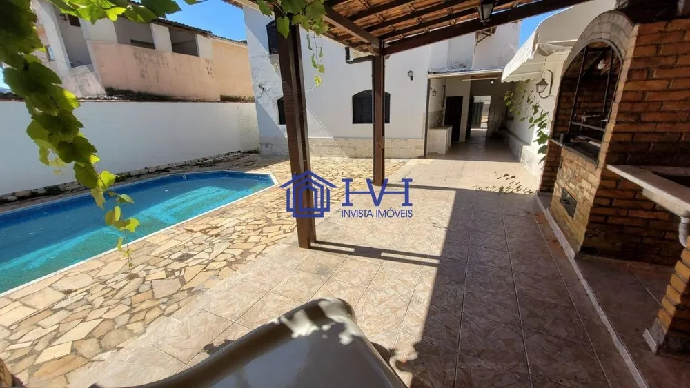 Casa, 5 quartos, 211 m² - Foto 1