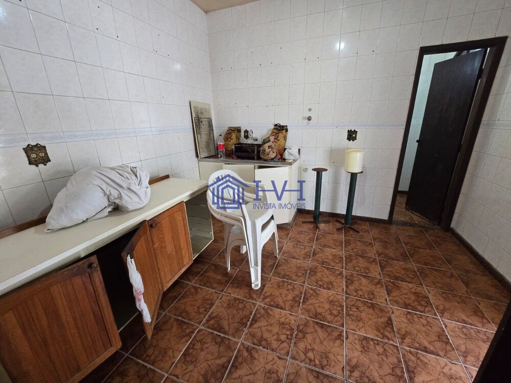 Casa para alugar com 2 quartos, 200m² - Foto 12