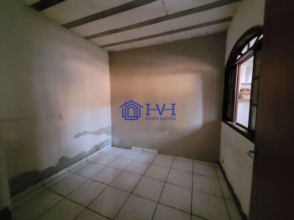 Casa à venda com 2 quartos, 60m² - Foto 1