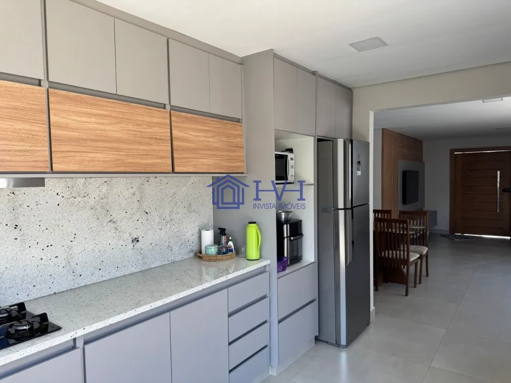 Casa, 4 quartos, 195 m² - Foto 2