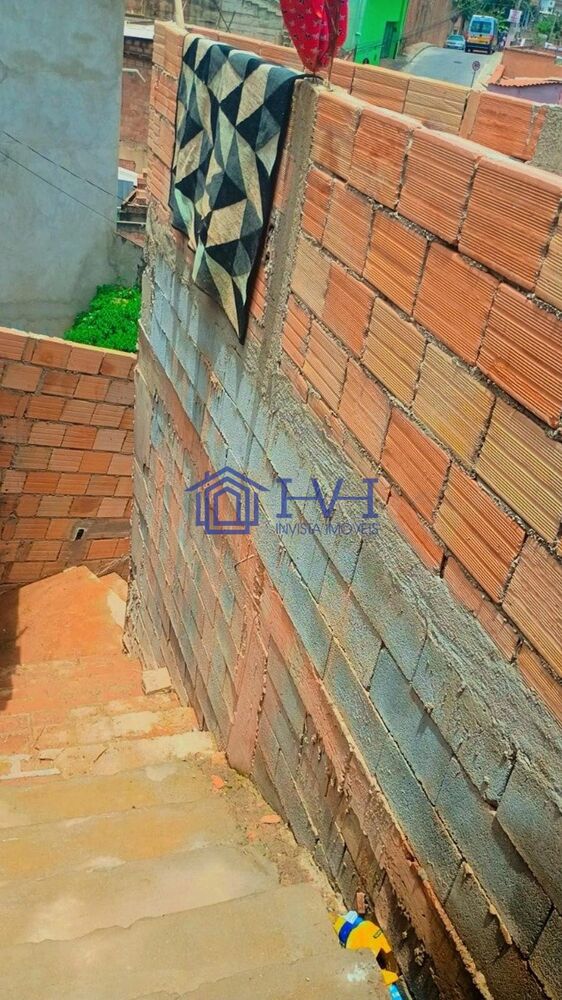 Casa à venda com 2 quartos, 200m² - Foto 4