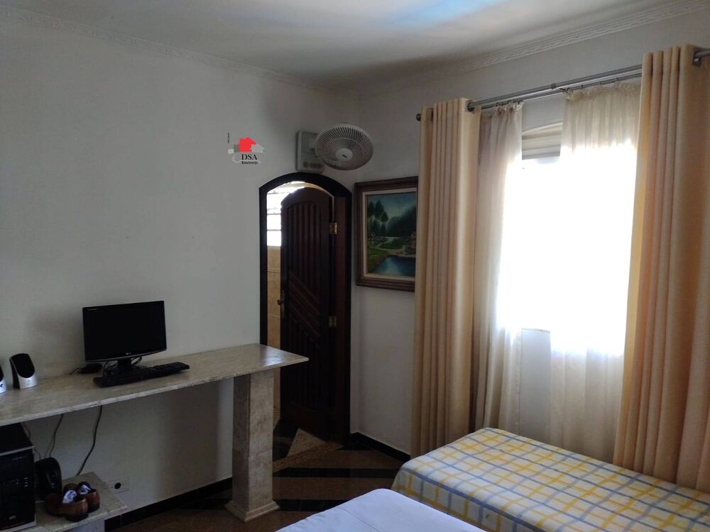 Chácara à venda com 3 quartos, 350m² - Foto 1