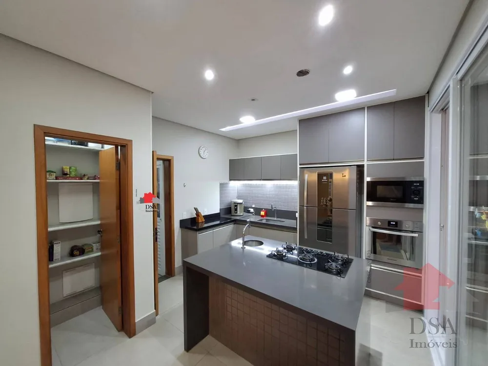 Casa, 3 quartos, 216 m² - Foto 4