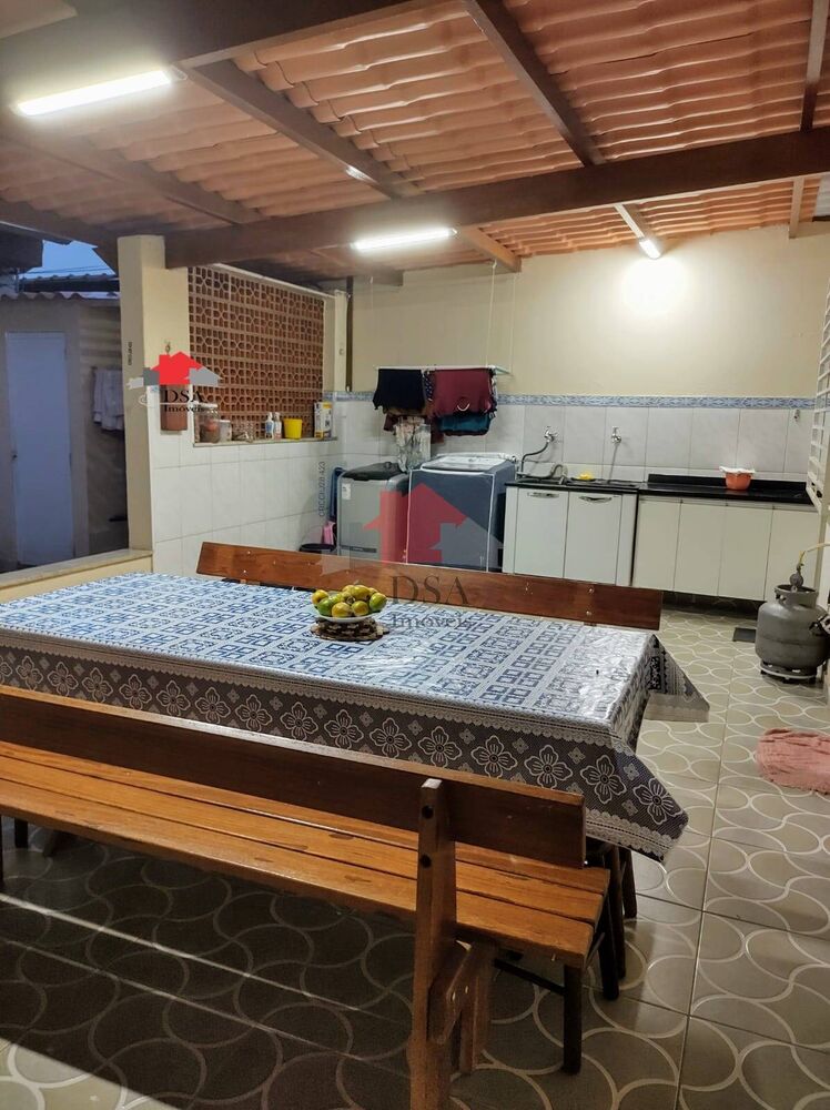 Casa à venda com 5 quartos, 185m² - Foto 2