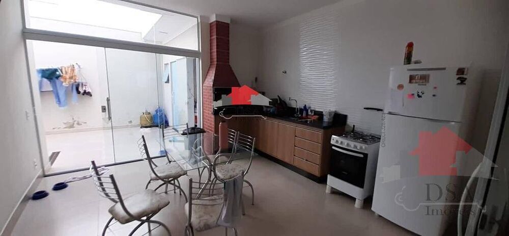 Casa, 3 quartos, 184 m² - Foto 2