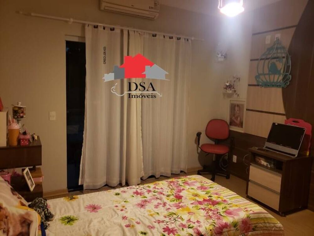 Casa de Condomínio à venda com 4 quartos, 305m² - Foto 1