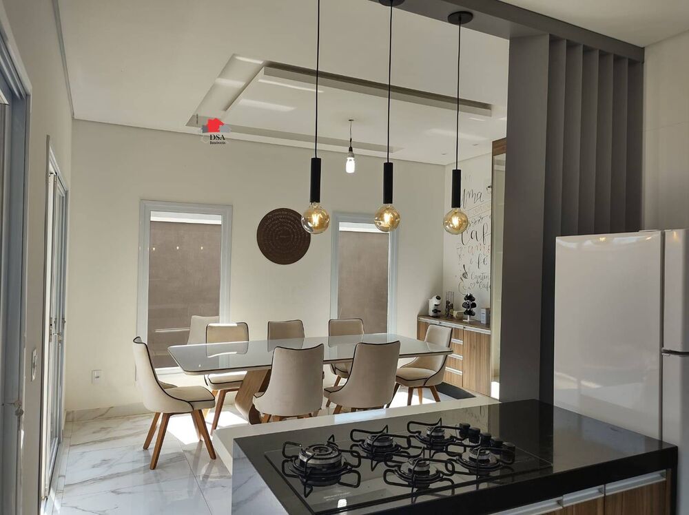 Casa à venda com 4 quartos, 280m² - Foto 2