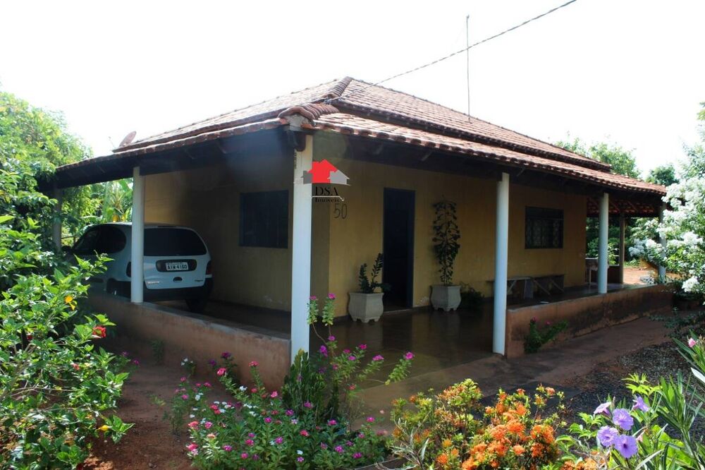 Chácara à venda com 3 quartos, 250m² - Foto 1