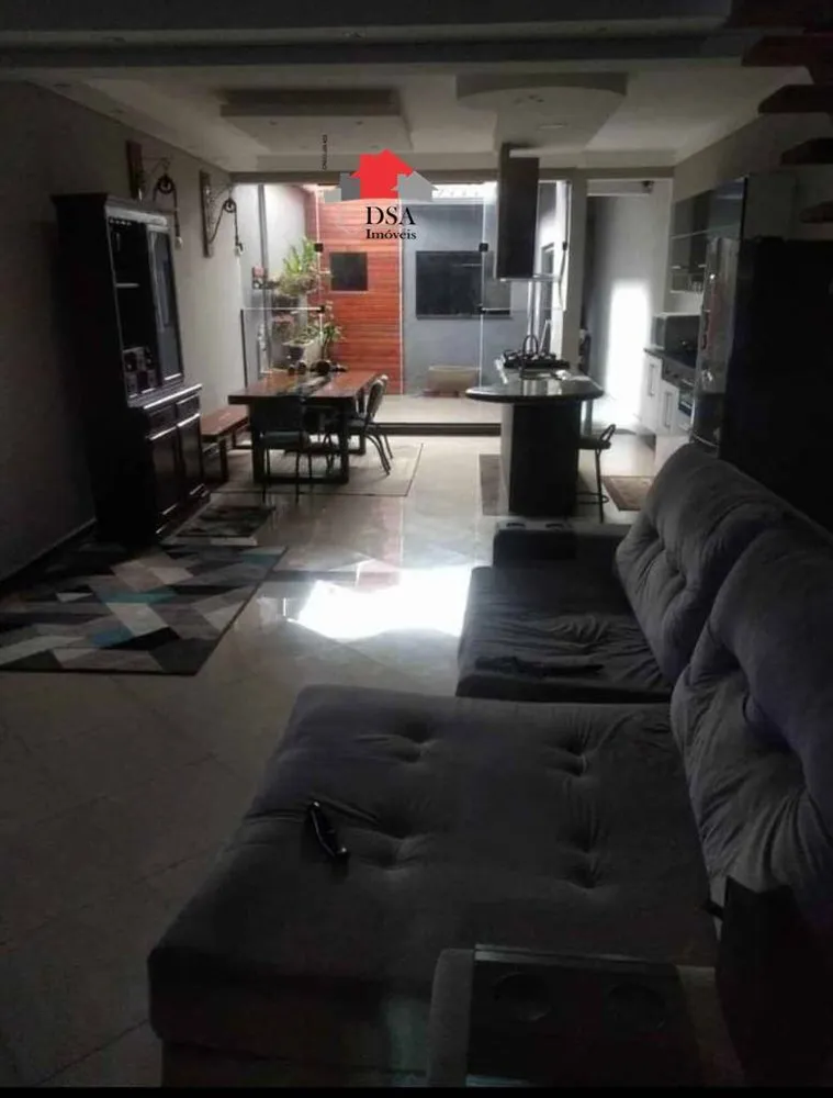 Casa, 3 quartos, 131 m² - Foto 1