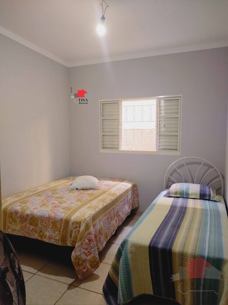Casa à venda com 3 quartos, 165m² - Foto 1