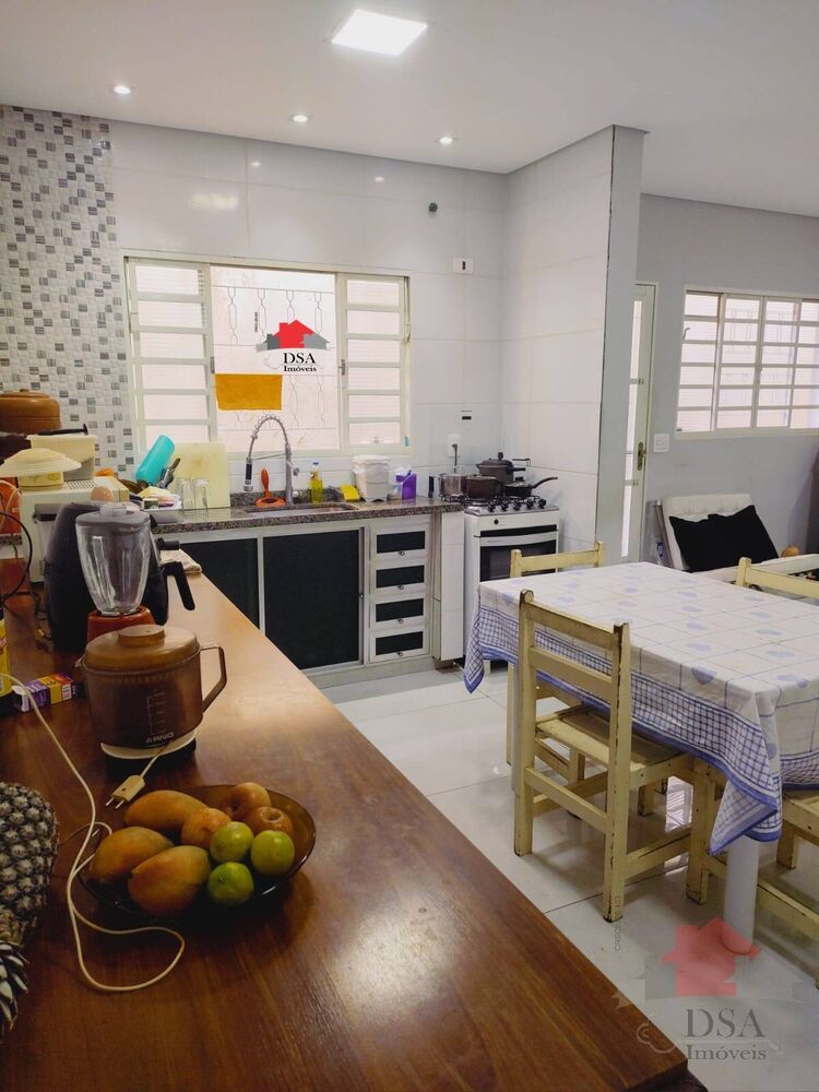 Casa à venda com 3 quartos, 165m² - Foto 4