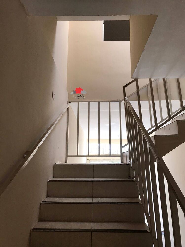 Casa à venda com 3 quartos, 304m² - Foto 1