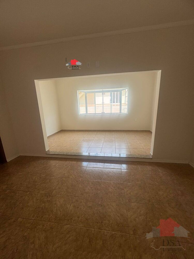 Casa à venda com 3 quartos, 255m² - Foto 4