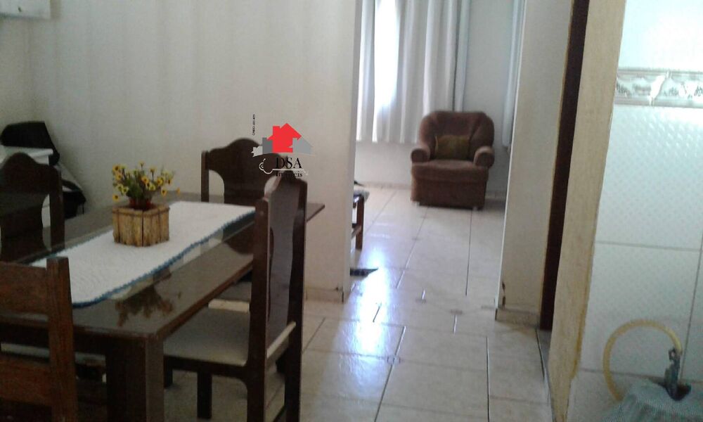 Casa à venda com 4 quartos, 210m² - Foto 2