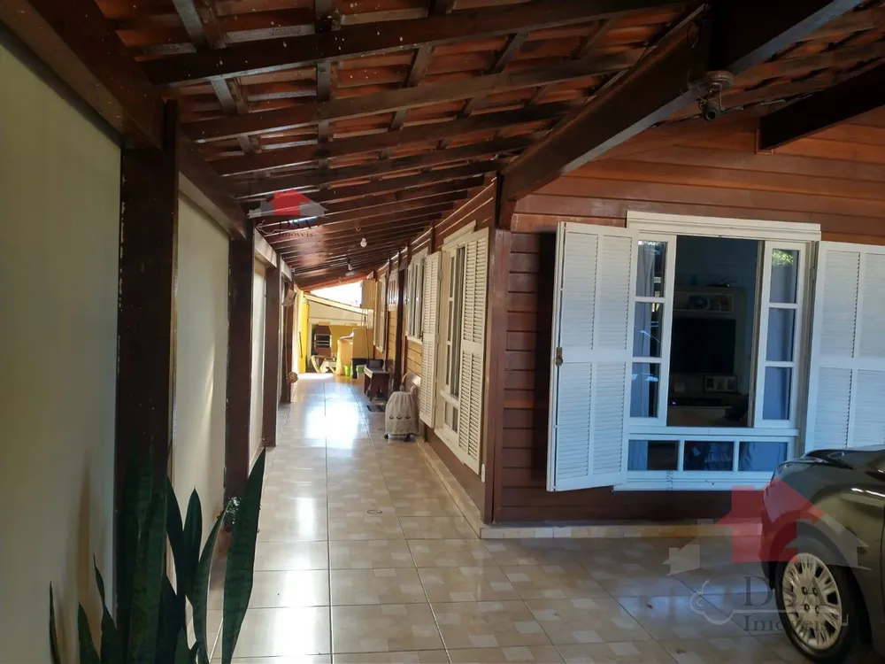 Casa, 3 quartos, 237 m² - Foto 2