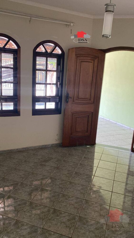 Casa à venda com 2 quartos, 155m² - Foto 3