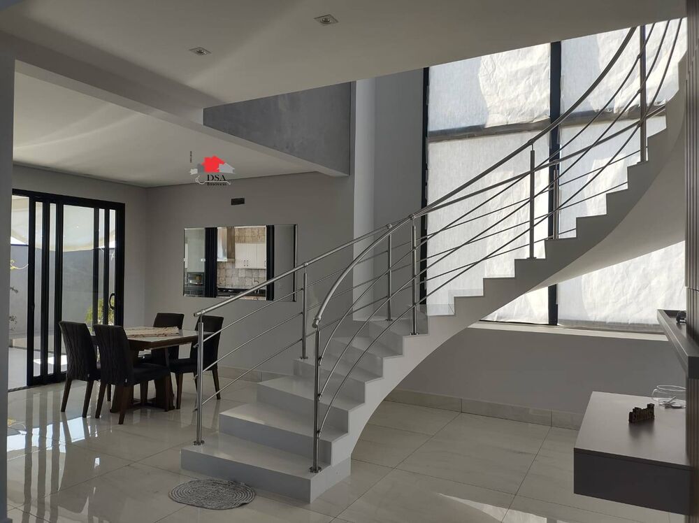Casa, 3 quartos, 262 m² - Foto 1
