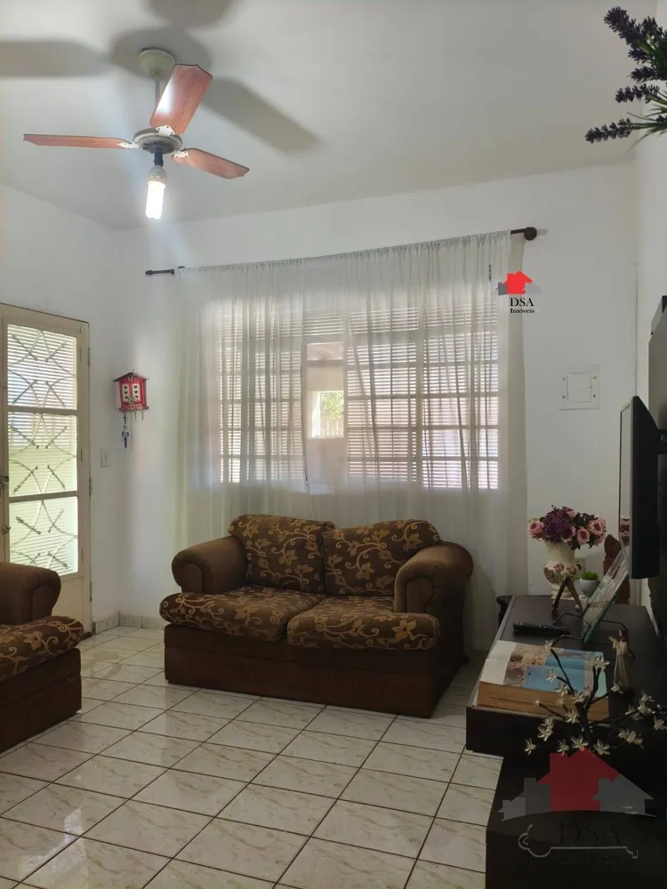 Casa, 4 quartos, 220 m² - Foto 1