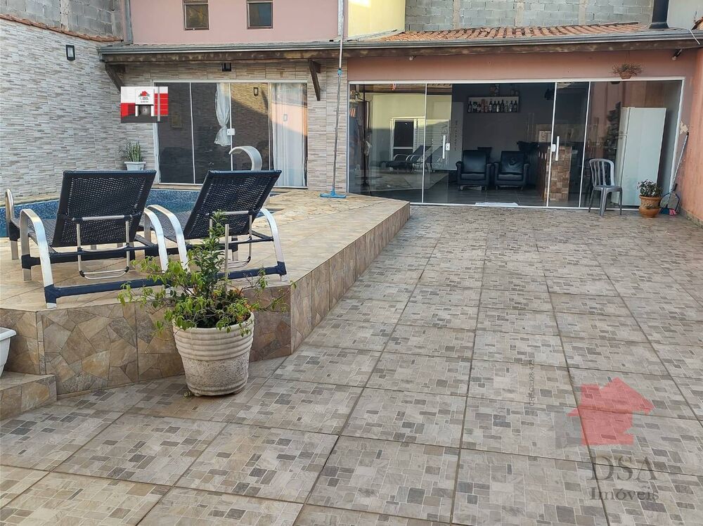 Casa, 3 quartos, 253 m² - Foto 1