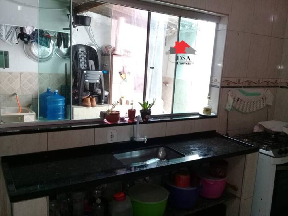 Casa à venda com 2 quartos, 90m² - Foto 2