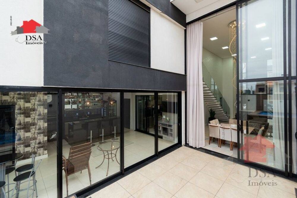 Casa, 3 quartos, 210 m² - Foto 1