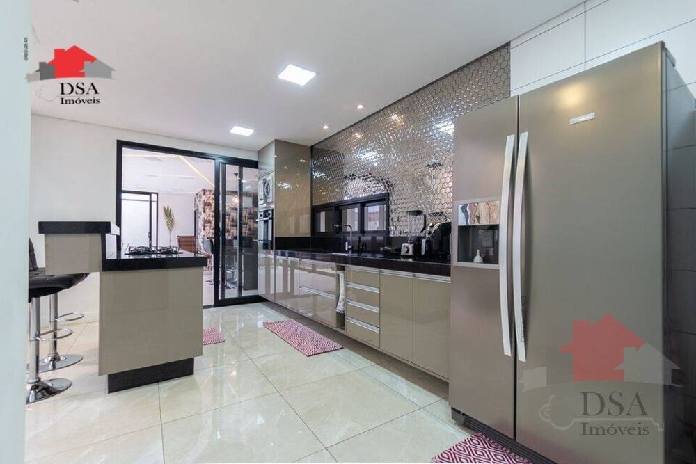 Casa, 3 quartos, 210 m² - Foto 3
