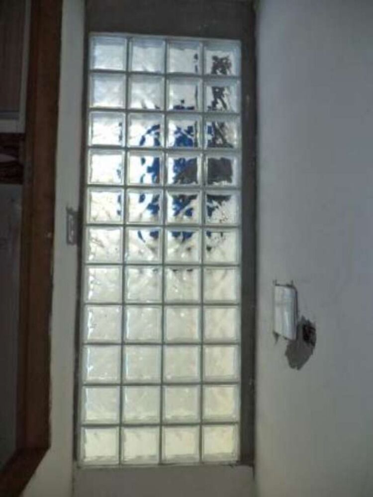 Casa à venda com 6 quartos, 220m² - Foto 2