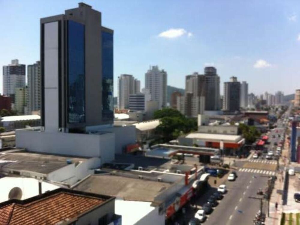 Apartamento à venda com 3 quartos, 145m² - Foto 1