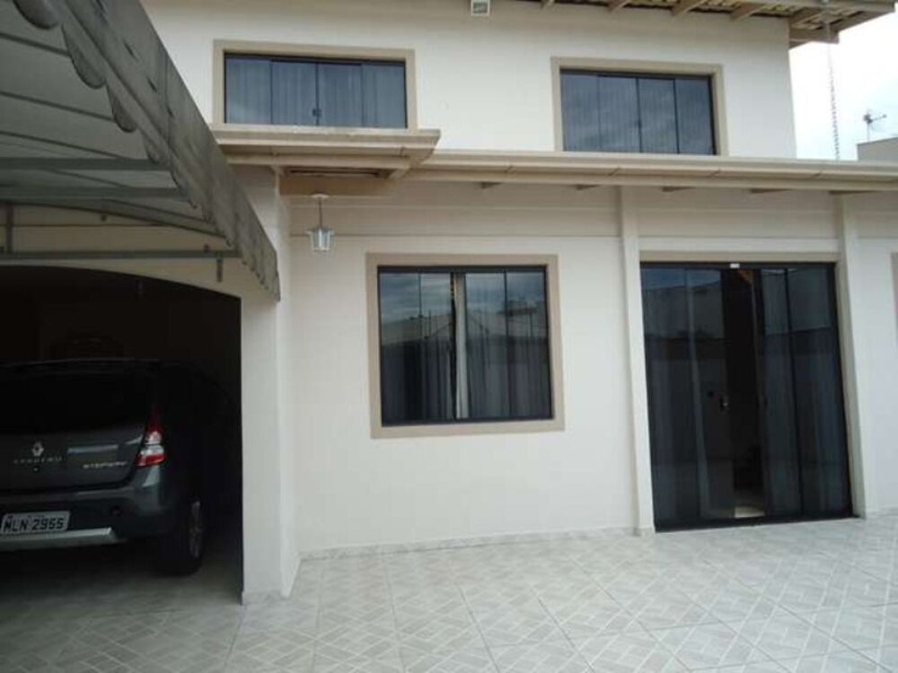Casa à venda com 4 quartos, 319m² - Foto 2