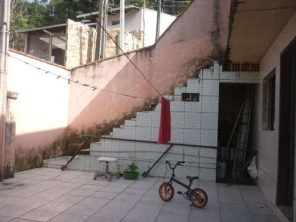Casa à venda com 2 quartos, 300m² - Foto 2