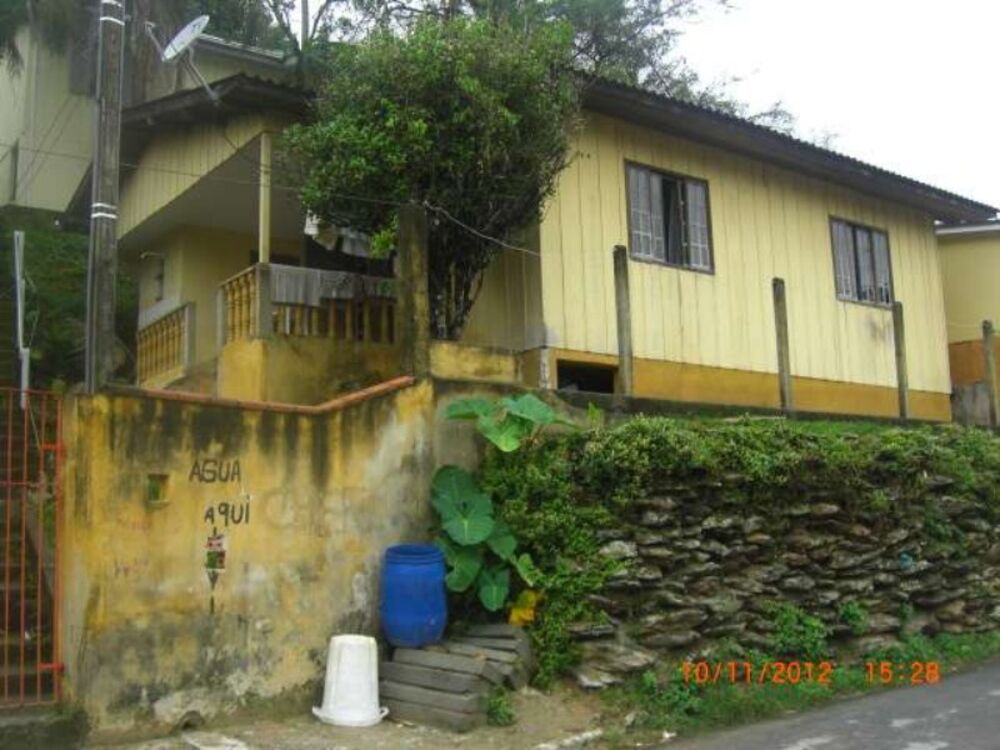 Casa à venda com 3 quartos, 632m² - Foto 1