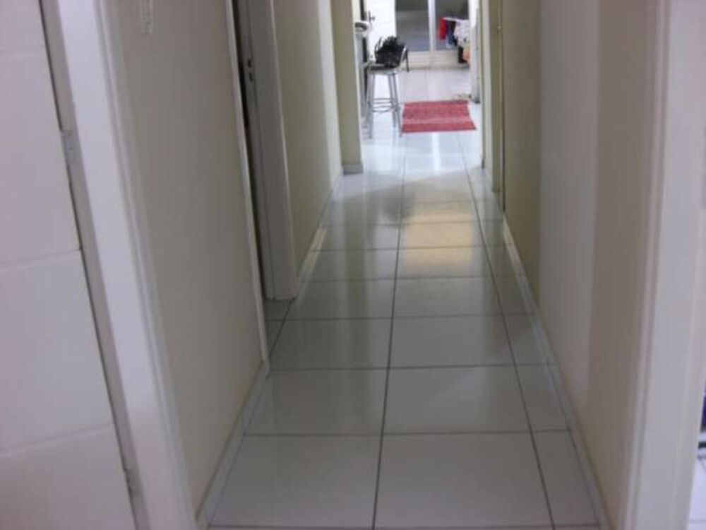 Casa à venda com 4 quartos, 275m² - Foto 1