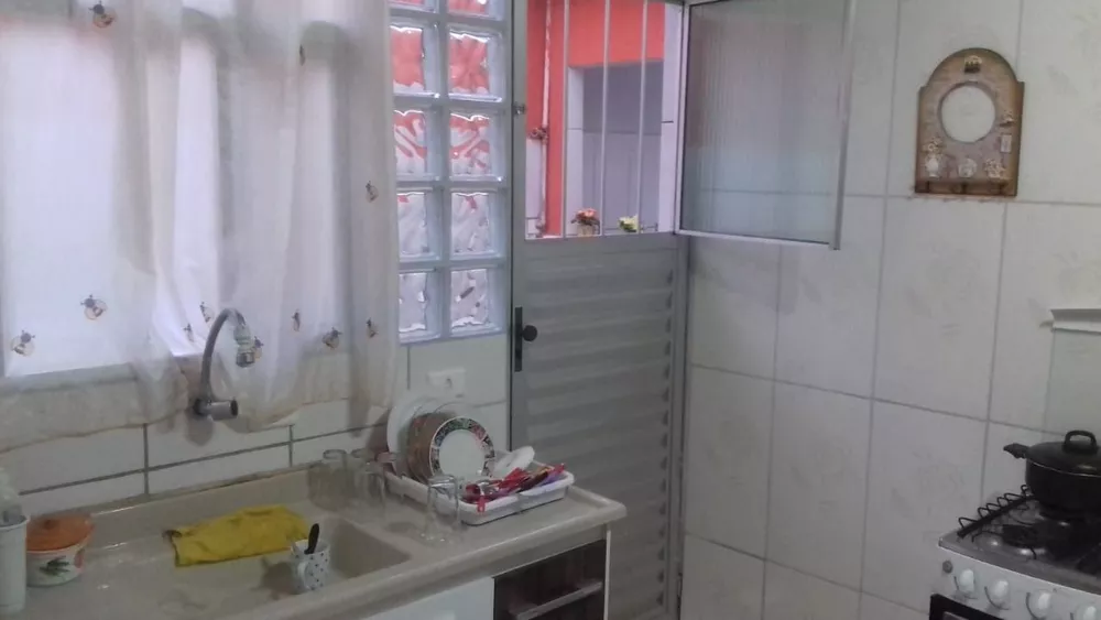 Sobrado à venda com 2 quartos, 201m² - Foto 4