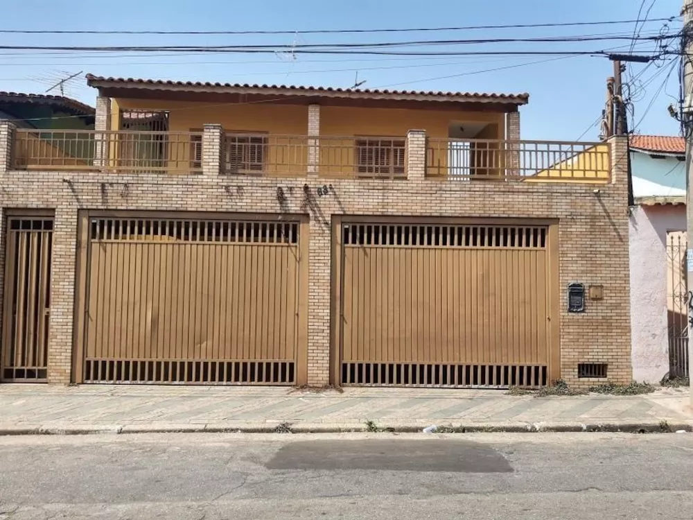 Sobrado à venda com 4 quartos, 380m² - Foto 1