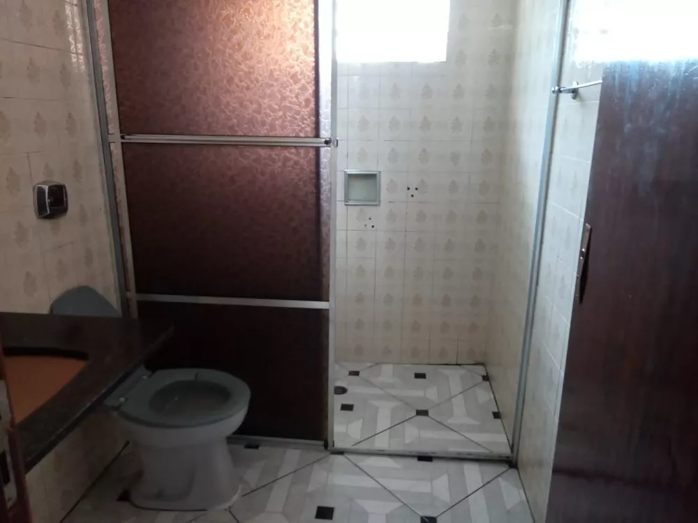 Casa à venda com 3 quartos, 200m² - Foto 2