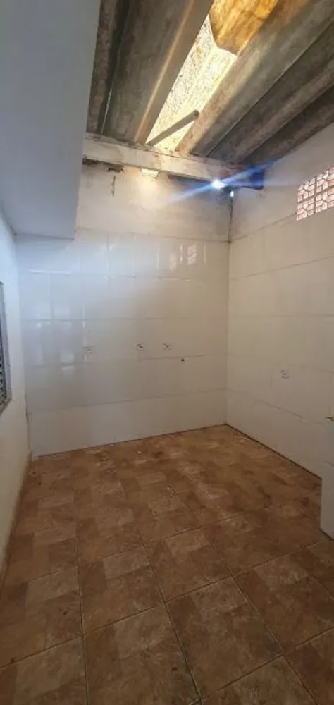 Casa à venda com 2 quartos, 80m² - Foto 3