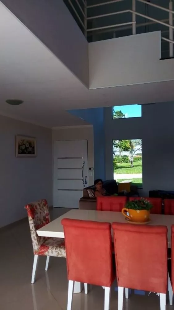 Sobrado à venda com 4 quartos, 360m² - Foto 1