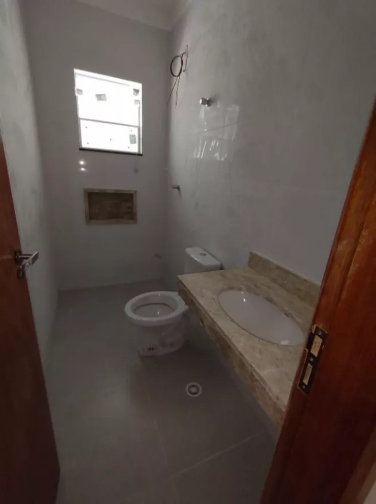 Casa à venda com 2 quartos, 90m² - Foto 2