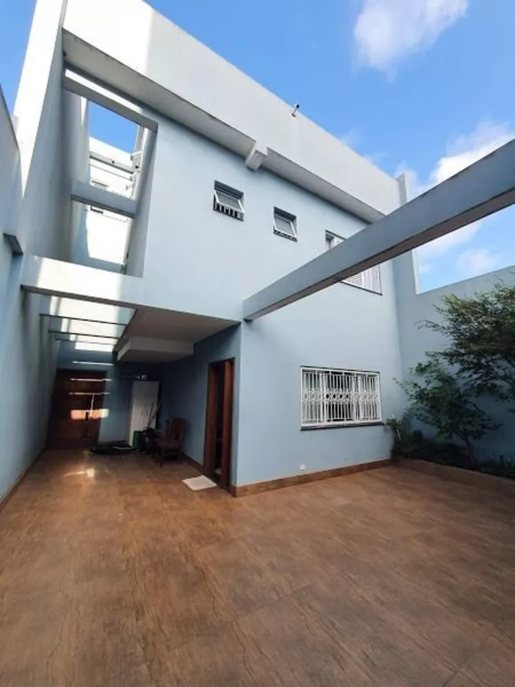 Sobrado à venda com 6 quartos, 300m² - Foto 2