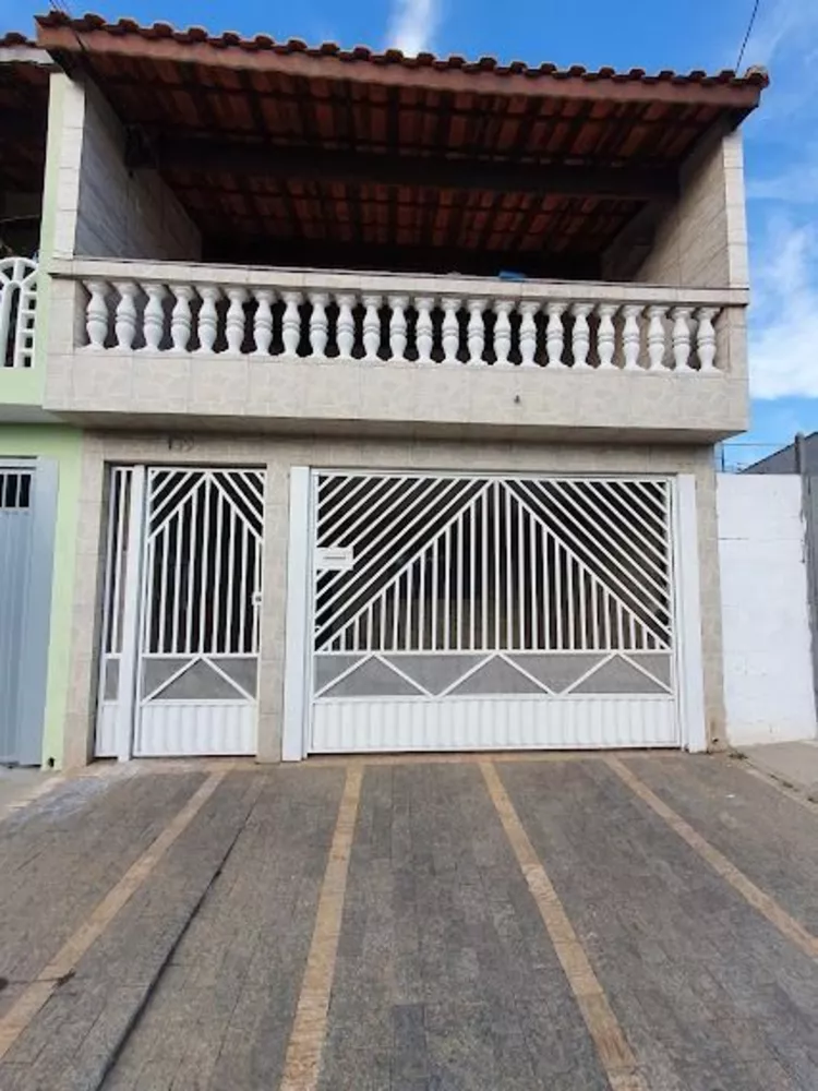 Sobrado à venda com 3 quartos, 180m² - Foto 1