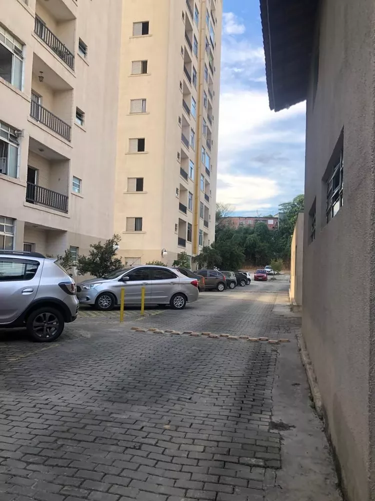 Apartamento à venda com 2 quartos, 64m² - Foto 2