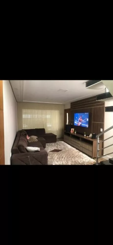 Casa à venda com 3 quartos, 45m² - Foto 1