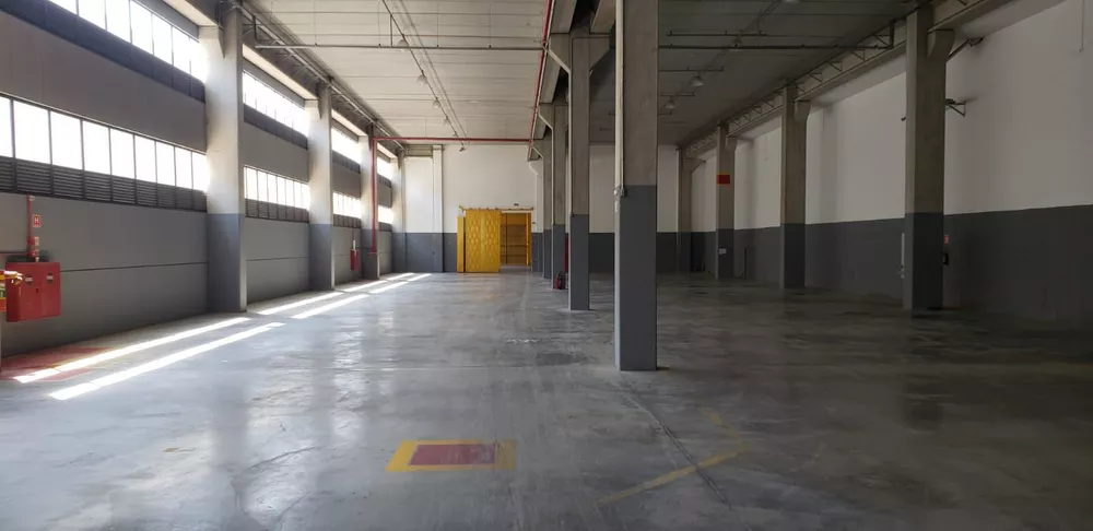 Depósito-Galpão-Armazém para alugar com 3 quartos, 4500m² - Foto 2