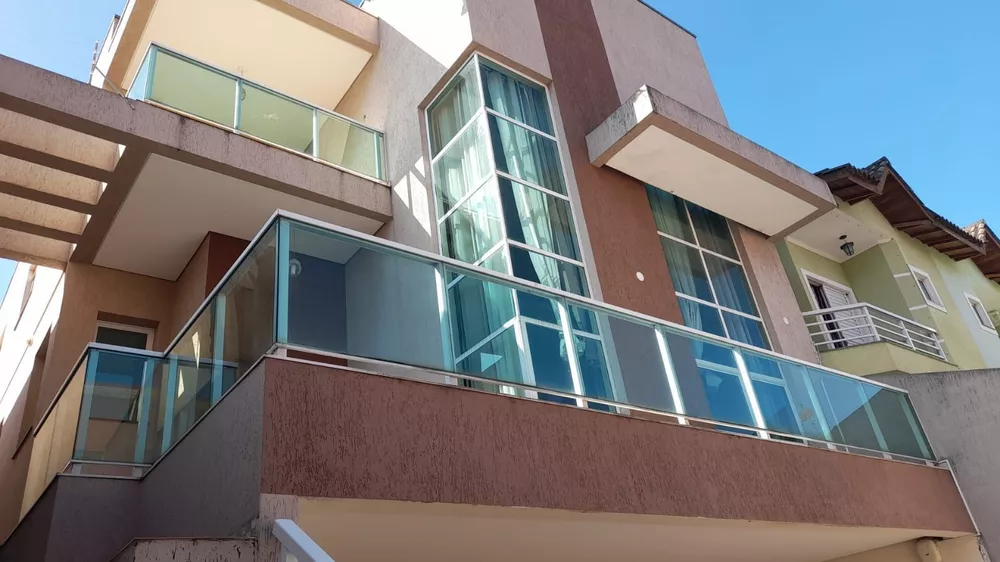 Sobrado à venda com 3 quartos, 316m² - Foto 1