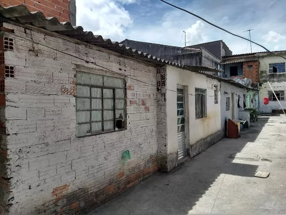 Sobrado à venda com 10 quartos, 200m² - Foto 2