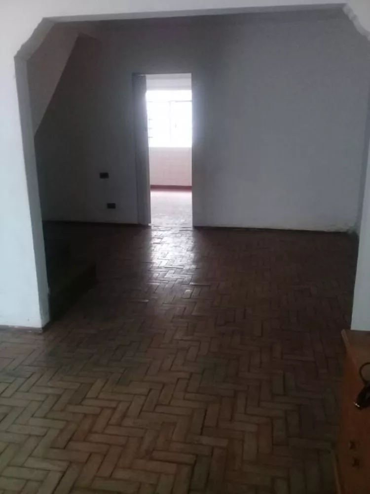 Casa para alugar com 3 quartos, 130m² - Foto 1